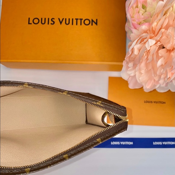 ❌SOLD ❌Toiletry 19 - Picture 15 of 15